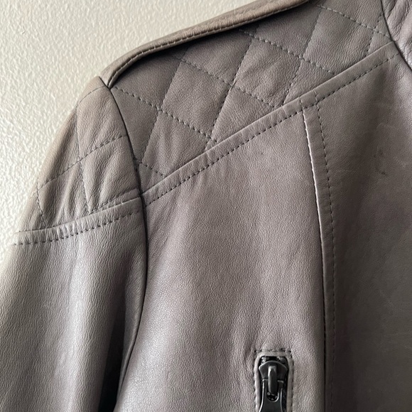 Vince NWT Gray Leather Biker Jacket with Quilted Sleeve Detail - size M - Picture 6 of 16